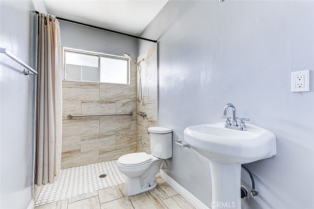 2018 E La Palma Avenue Property Photo 17