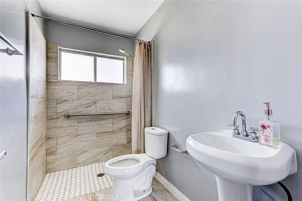 2018 E La Palma Avenue Property Photo 19
