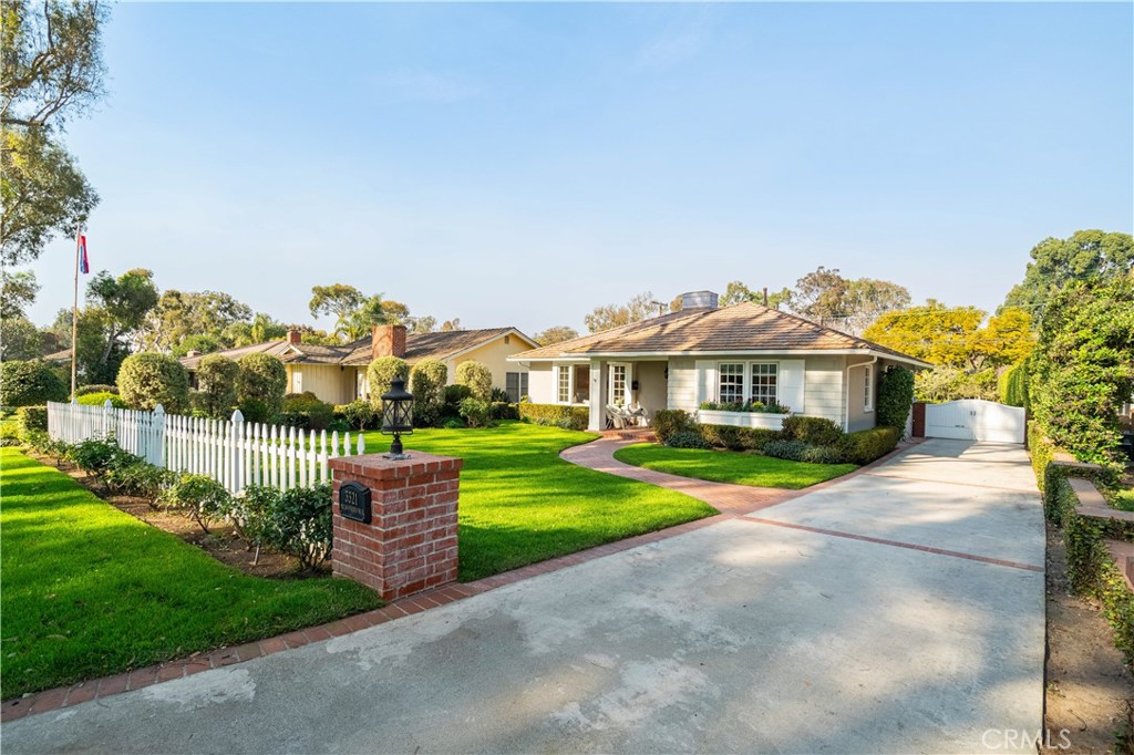3321 Palos Verdes Drive North N Property Photo 1