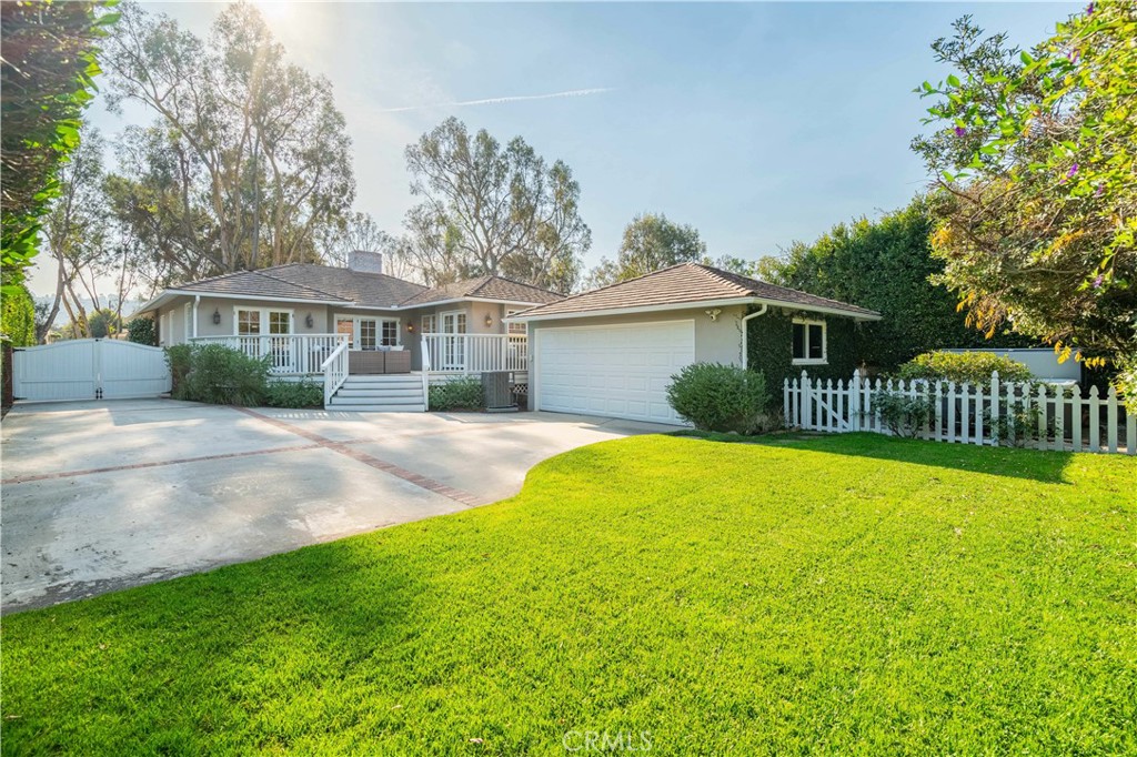 3321 Palos Verdes Drive North N Property Photo 3