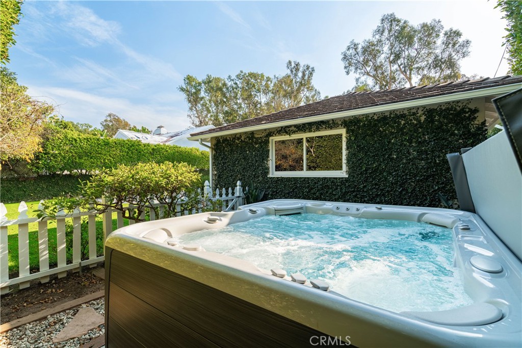 3321 Palos Verdes Drive North N Property Photo 4