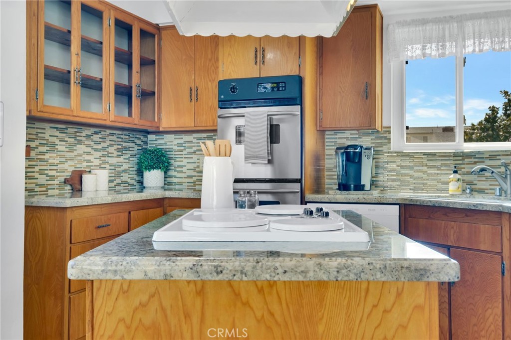 2221 W 178th Street Property Photo 11