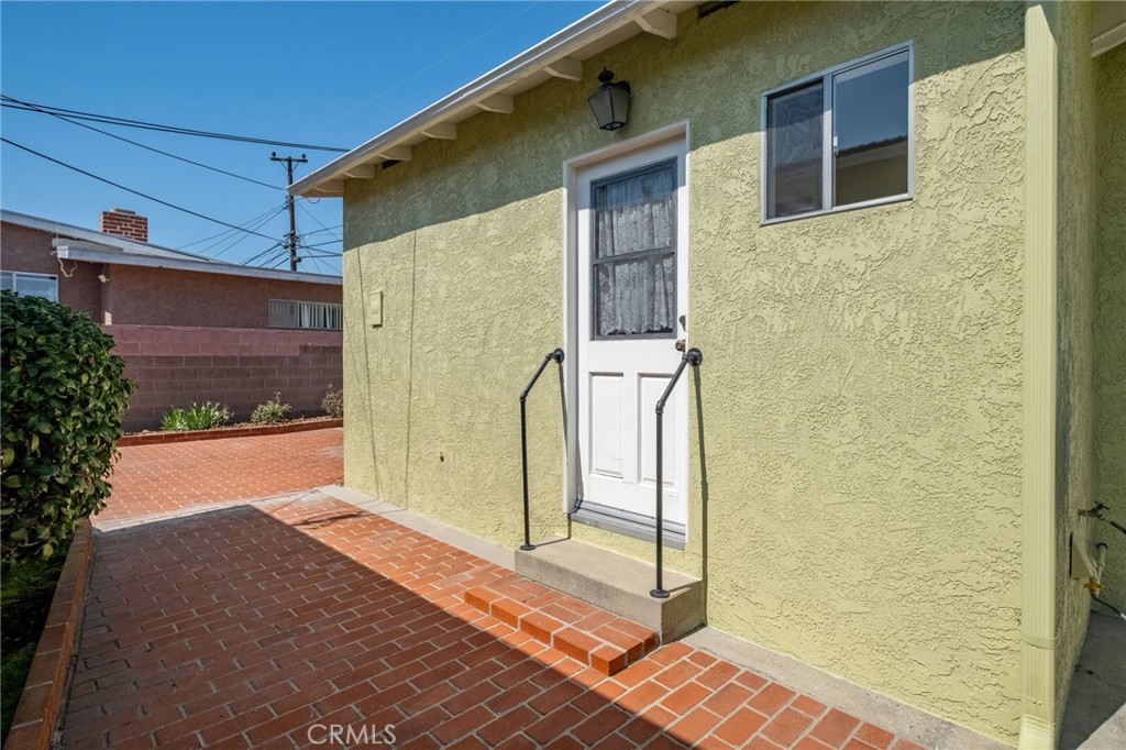 2221 W 178th Street Property Photo 33