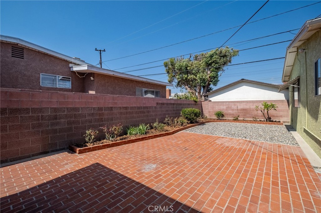 2221 W 178th Street Property Photo 39