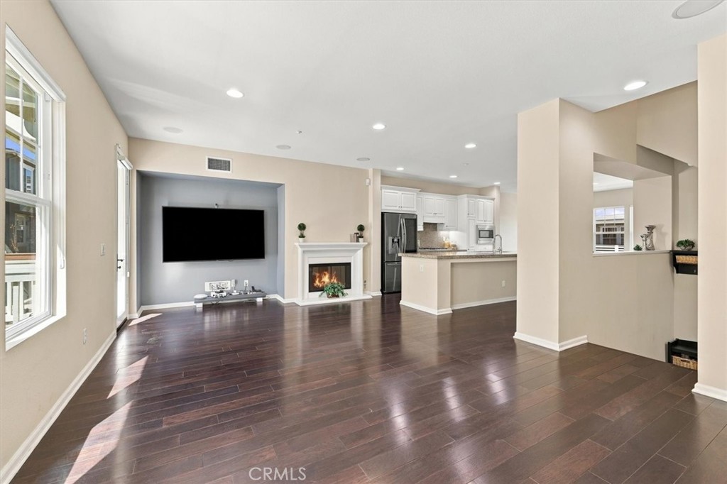 1800 Oak 515 Property Photo 5