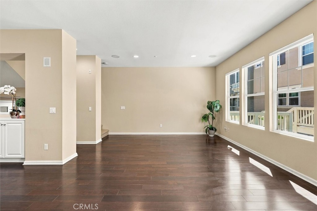 1800 Oak 515 Property Photo 7