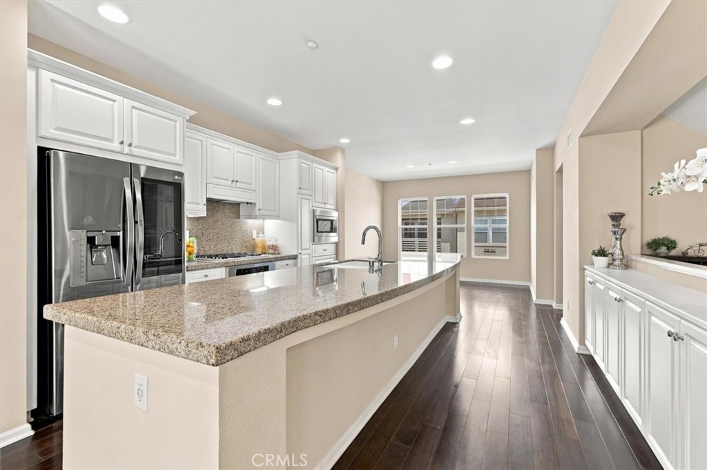 1800 Oak 515 Property Photo 10