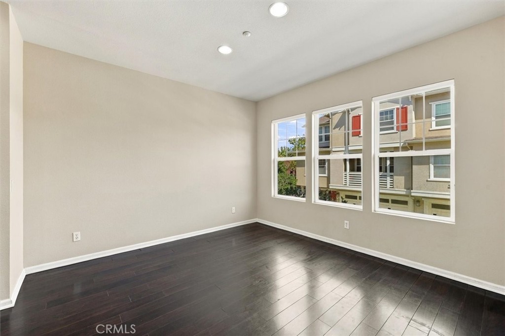1800 Oak 515 Property Photo 18