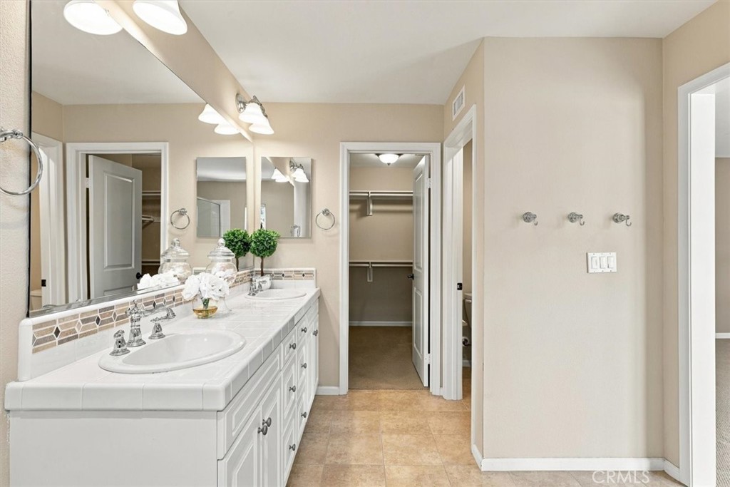 1800 Oak 515 Property Photo 28