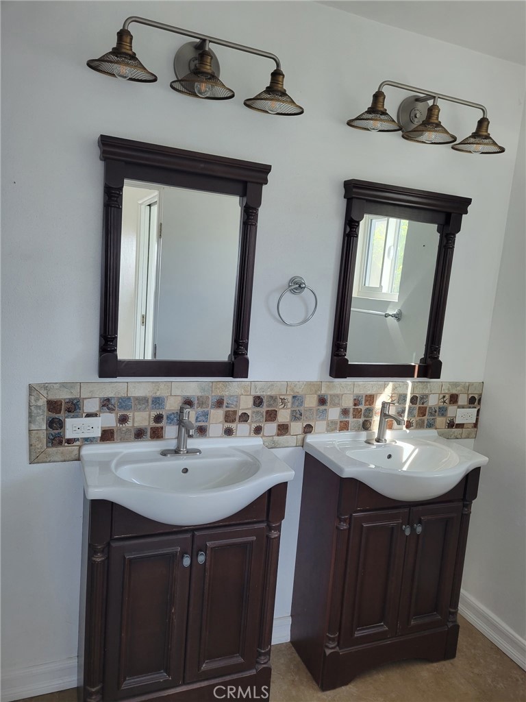 404 S Juanita Property Photo 6