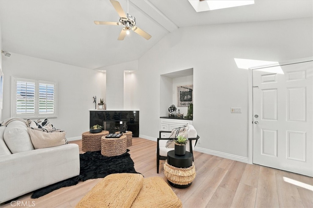 5228 Bluemound Road Property Photo 9