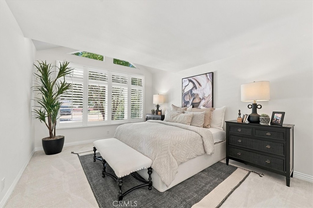 5228 Bluemound Road Property Photo 15