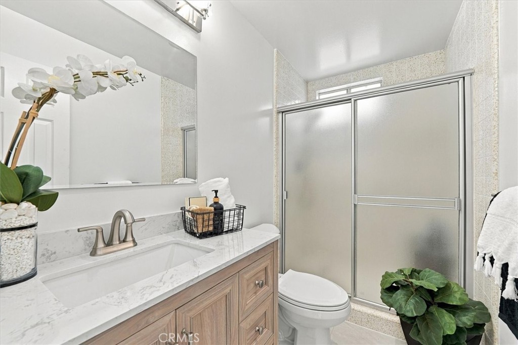5228 Bluemound Road Property Photo 18