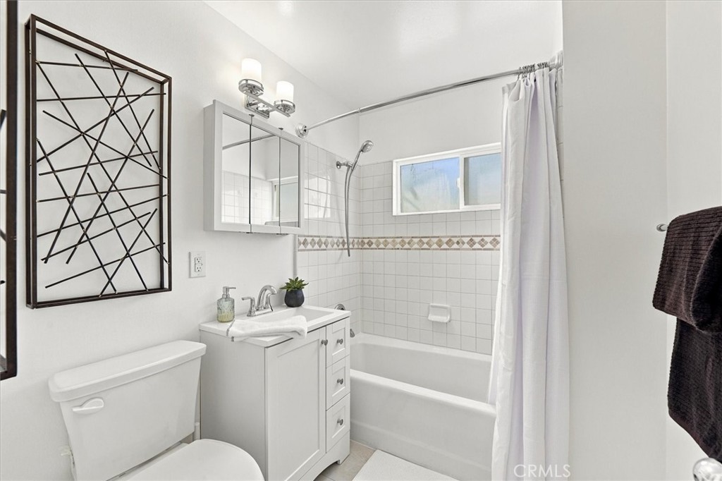 5228 Bluemound Road Property Photo 21