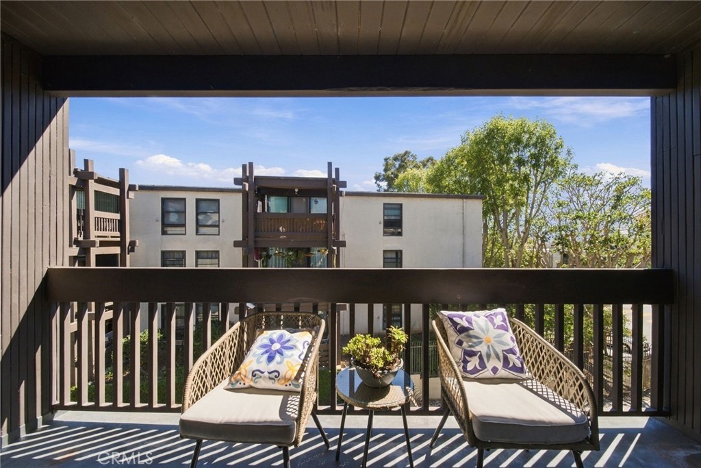 8650 Gulana Avenue #l3165 Property Photo 8
