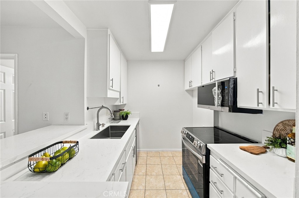 8650 Gulana Avenue #l3165 Property Photo 10