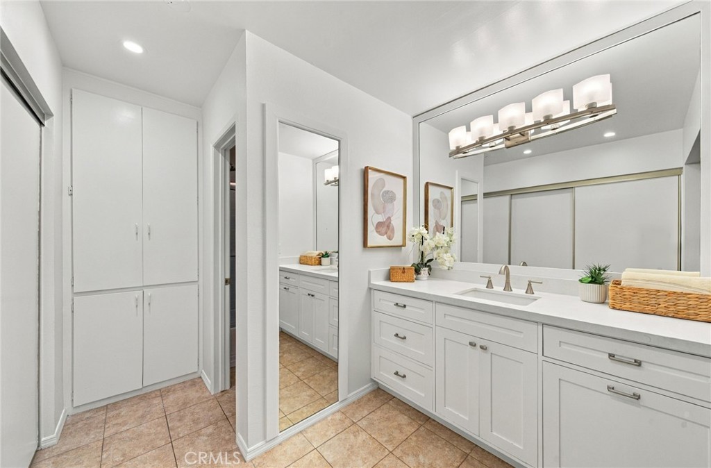8650 Gulana Avenue #l3165 Property Photo 14