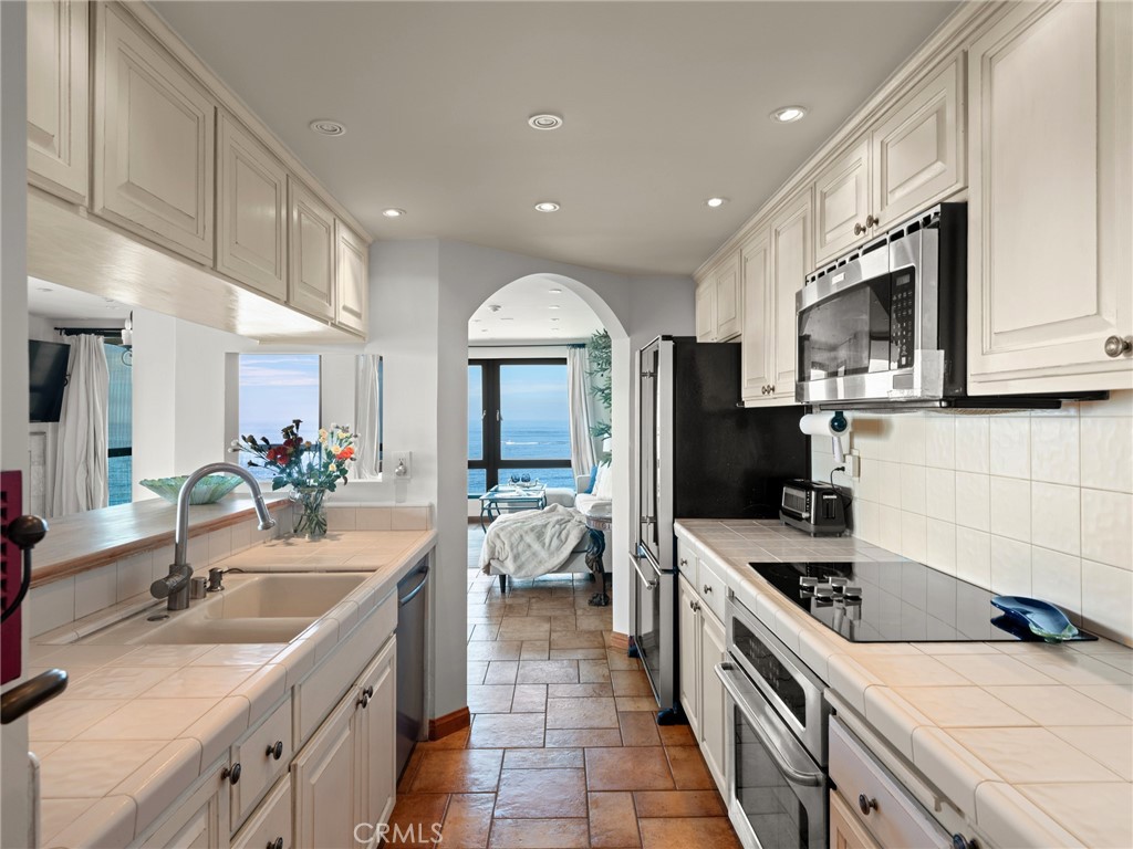 575 Esplanade 307 Property Photo 27