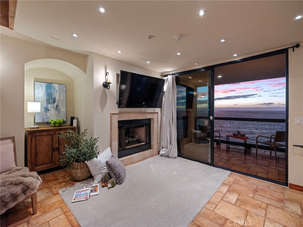 575 Esplanade 307 Property Photo 62