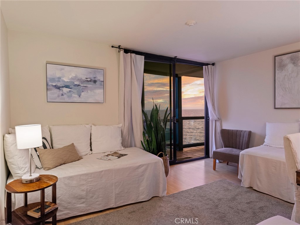 575 Esplanade 307 Property Photo 64