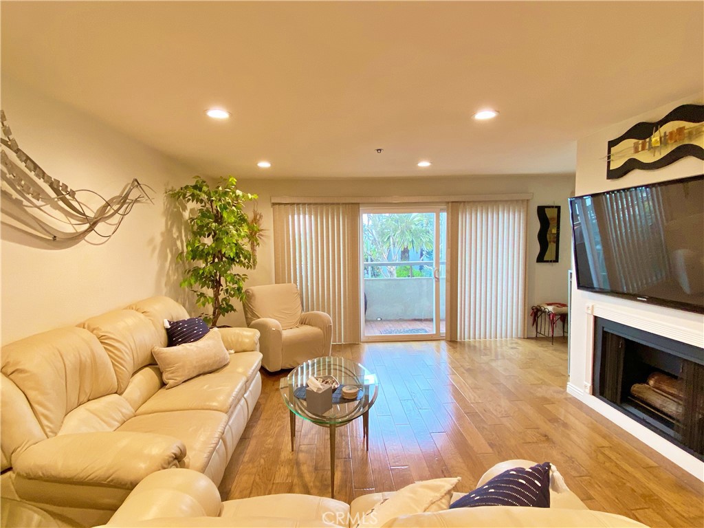 230 S Catalina Avenue 107 Property Photo 7