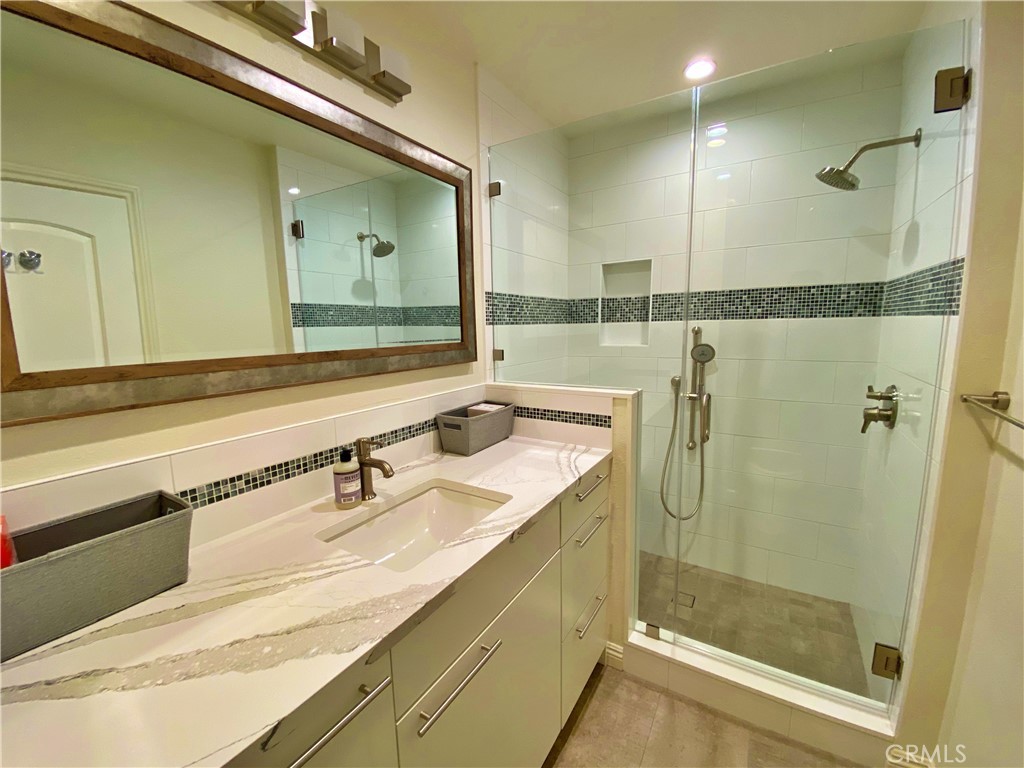 230 S Catalina Avenue 107 Property Photo 9