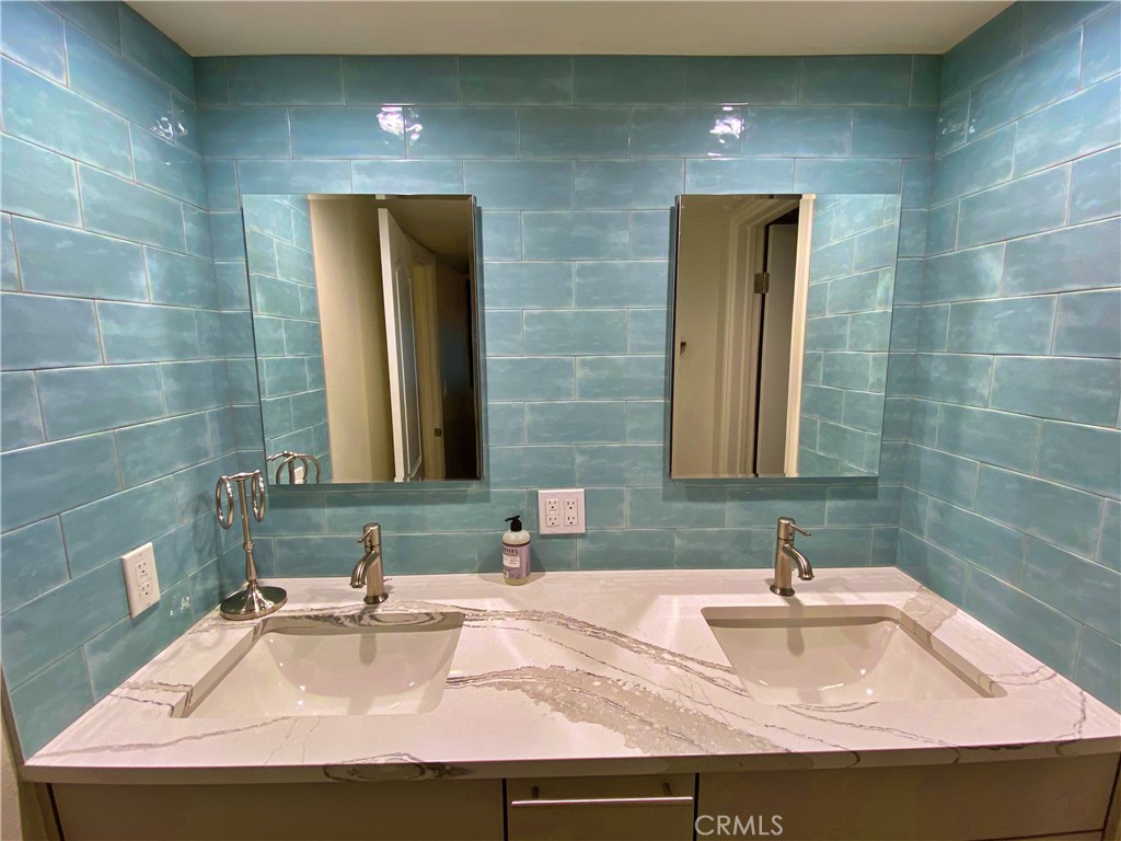 230 S Catalina Avenue 107 Property Photo 12