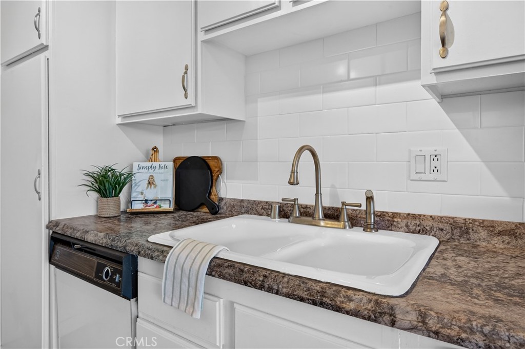 1061 Park Avenue 306 Property Photo 8