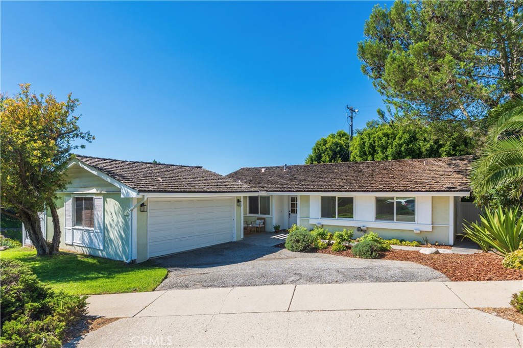 27945 Alvarez Drive Property Photo 1