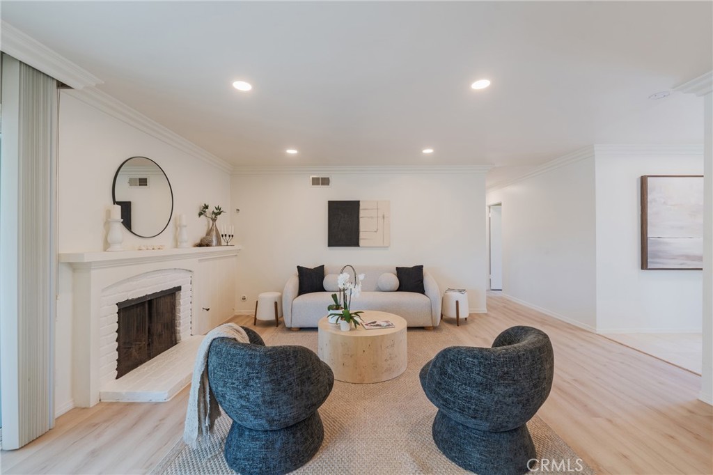27945 Alvarez Drive Property Photo 4