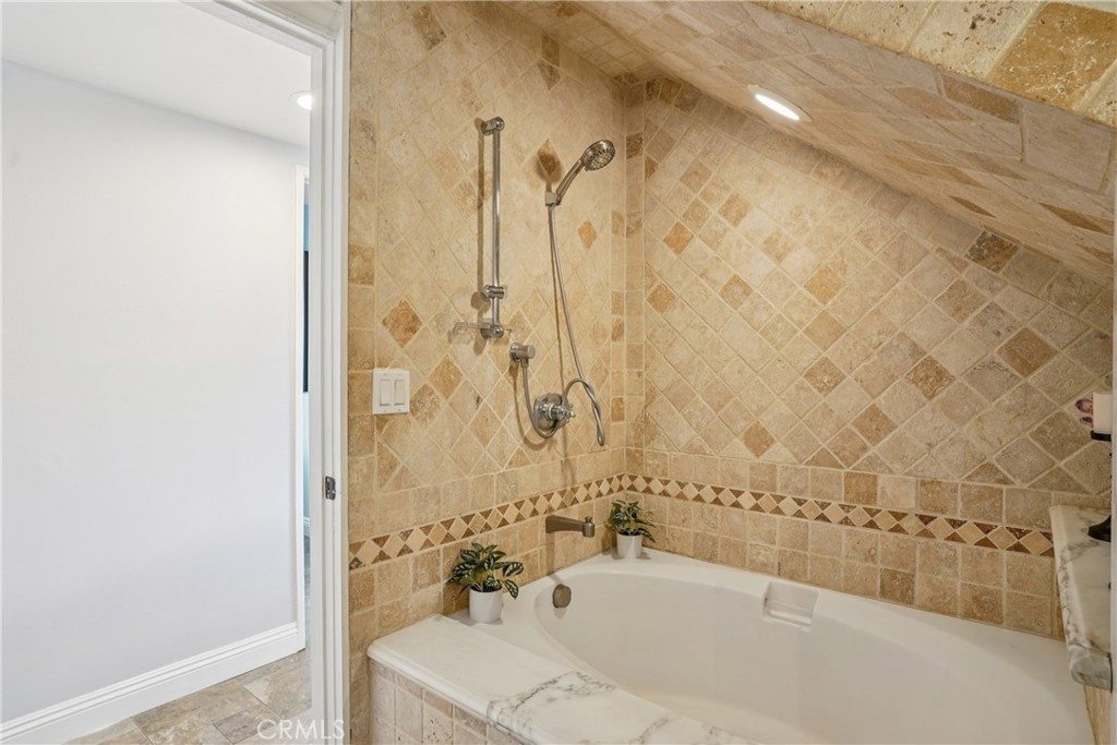 42 Kanan Road Property Photo 44
