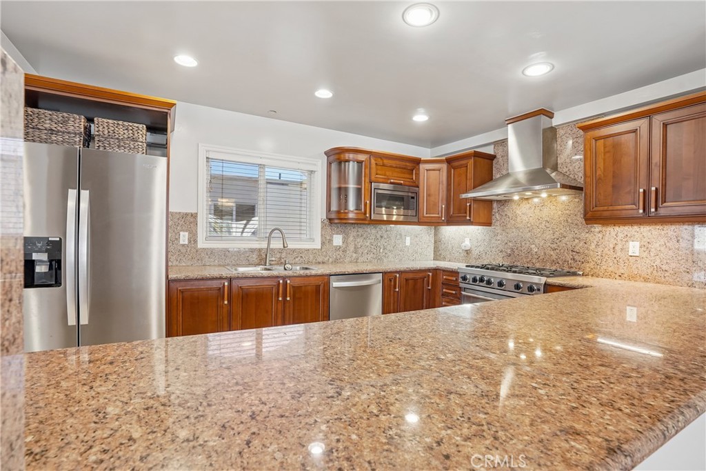 1828 Glendon Avenue Ph1 Property Photo 2