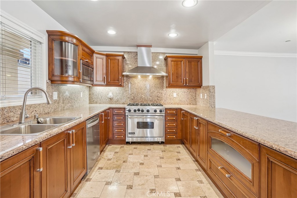 1828 Glendon Avenue Ph1 Property Photo 3