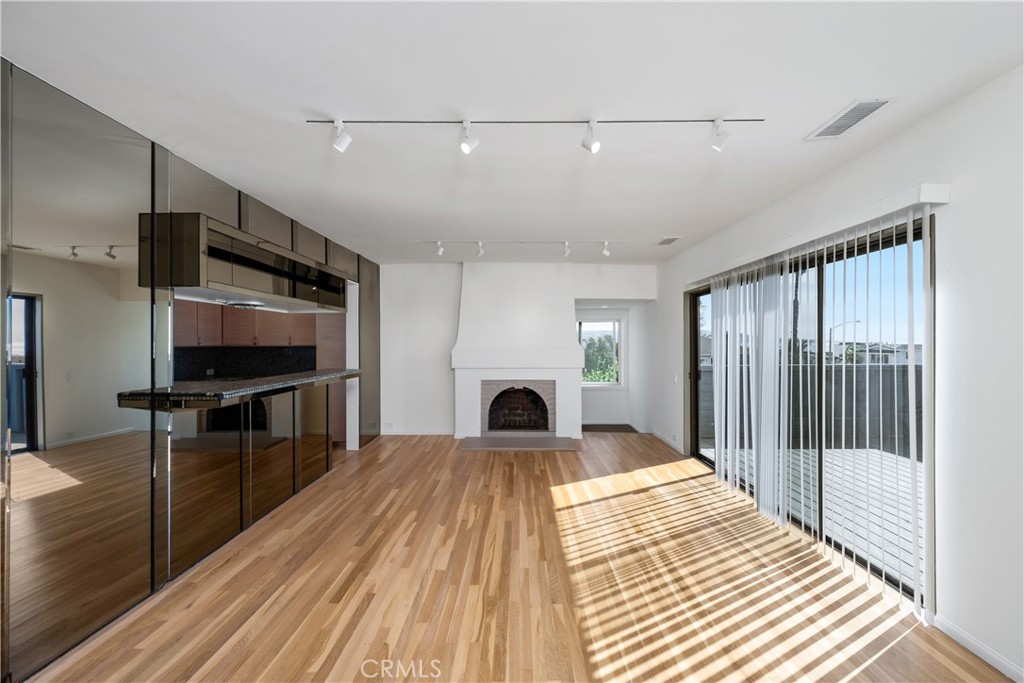 2513 Ozone Court Property Photo 3