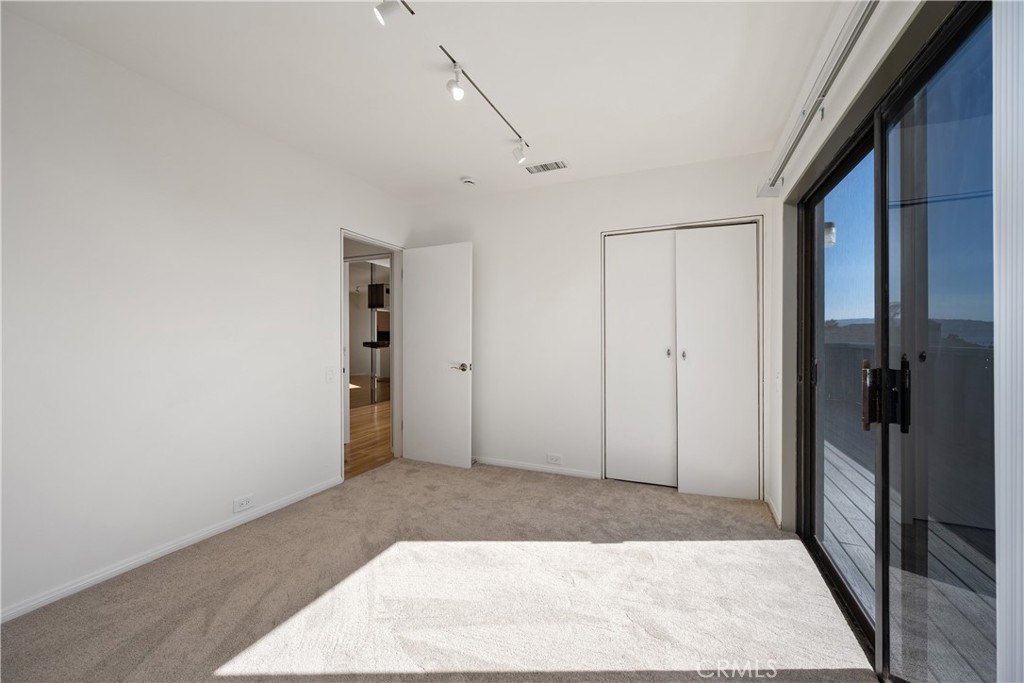 2513 Ozone Court Property Photo 11