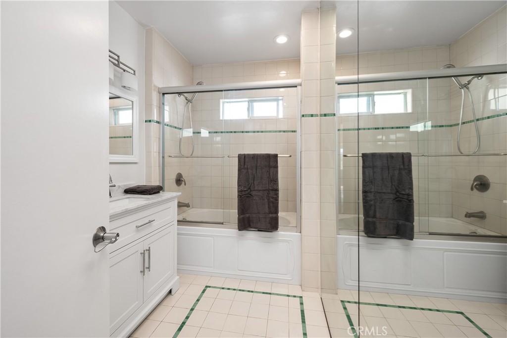 2513 Ozone Court Property Photo 13