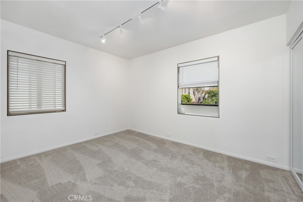 2513 Ozone Court Property Photo 14