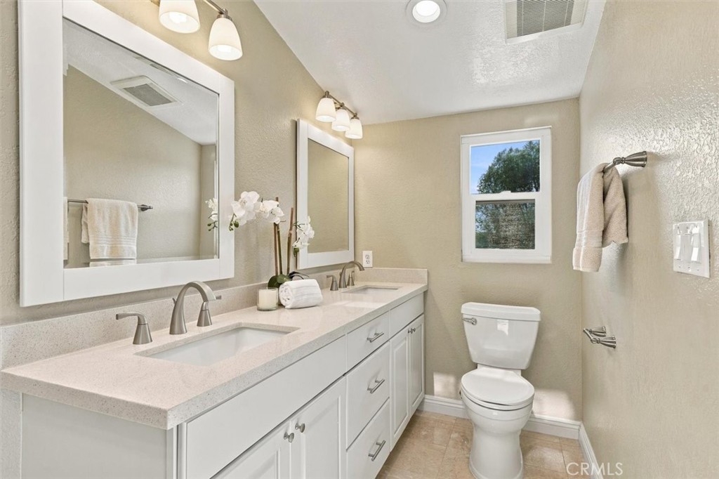 915 Diamond Street 1 Property Photo 25