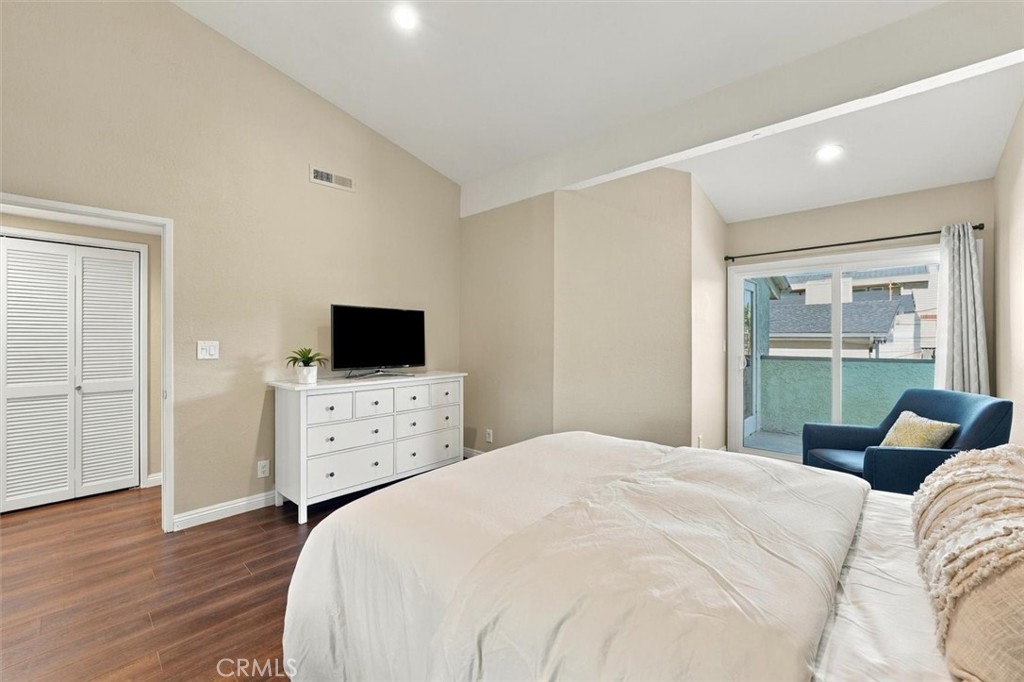 915 Diamond Street 1 Property Photo 29