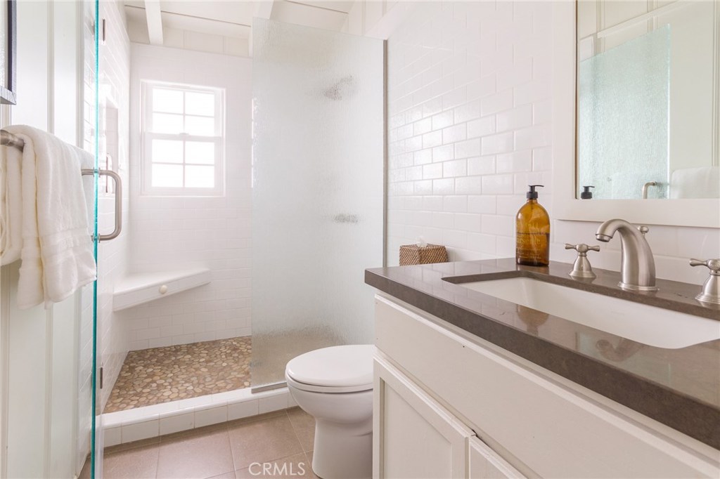 1905 E Balboa Boulevard Property Photo 13