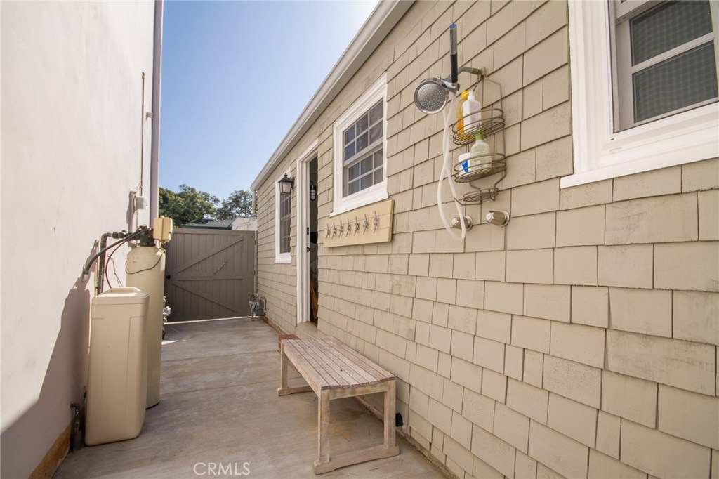 1905 E Balboa Boulevard Property Photo 22