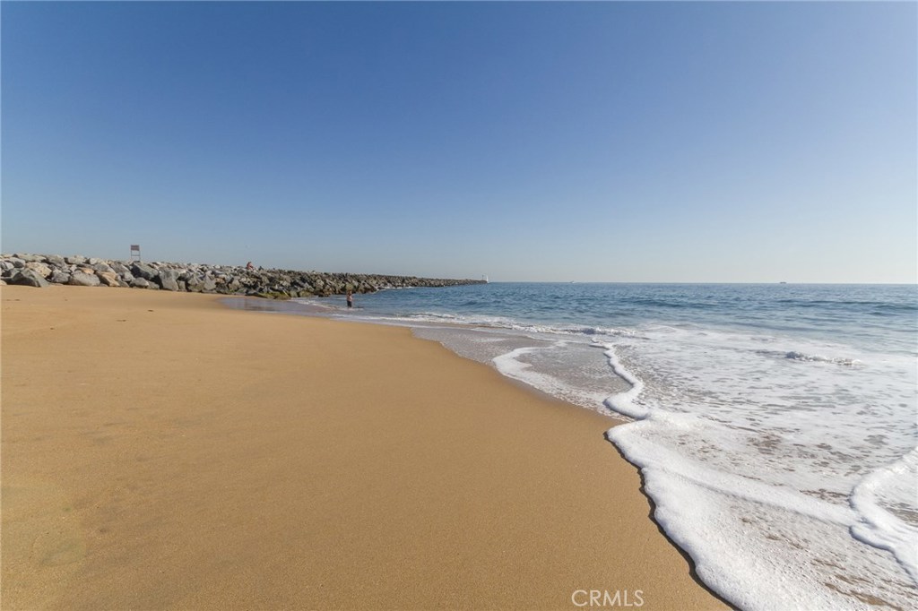 1905 E Balboa Boulevard Property Photo 26