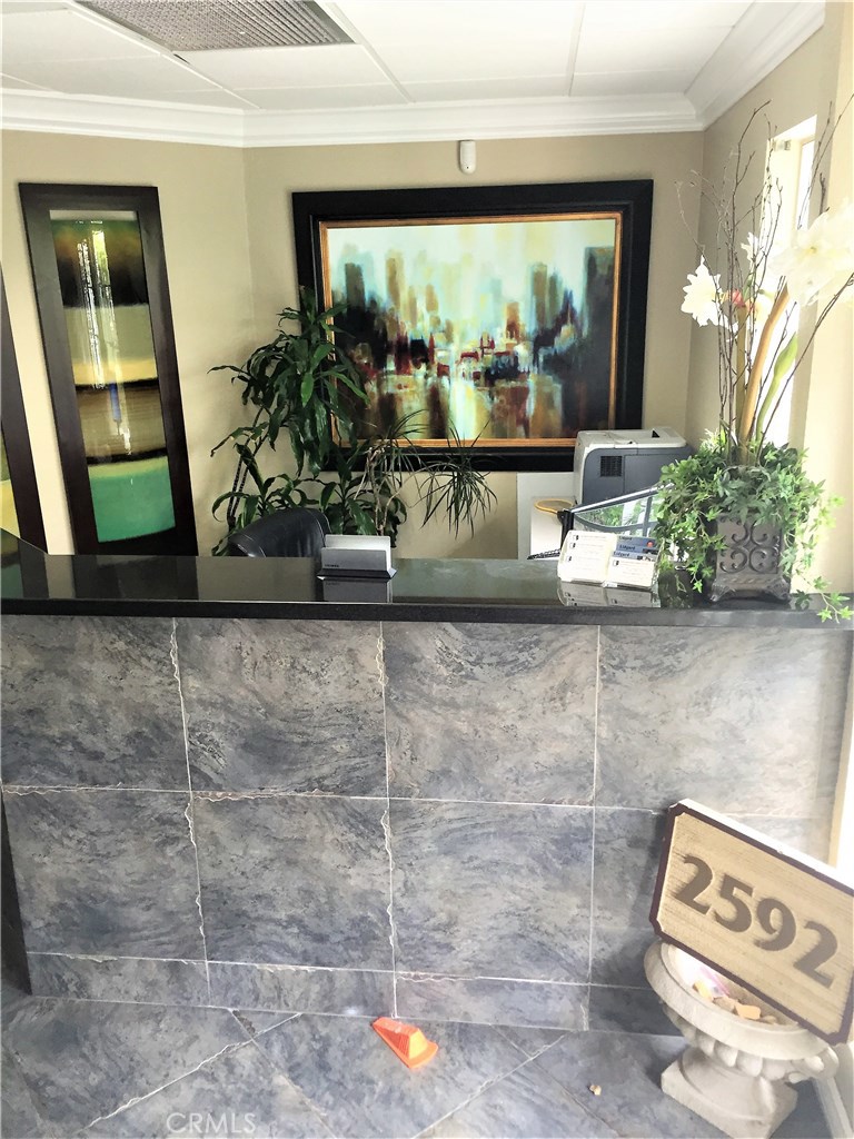 2592 N Santiago Boulevard Property Photo 5
