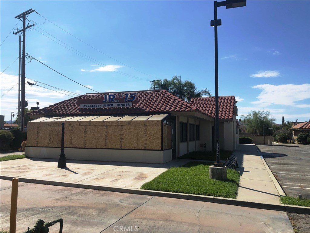 1531 E Florida Avenue Property Photo 3