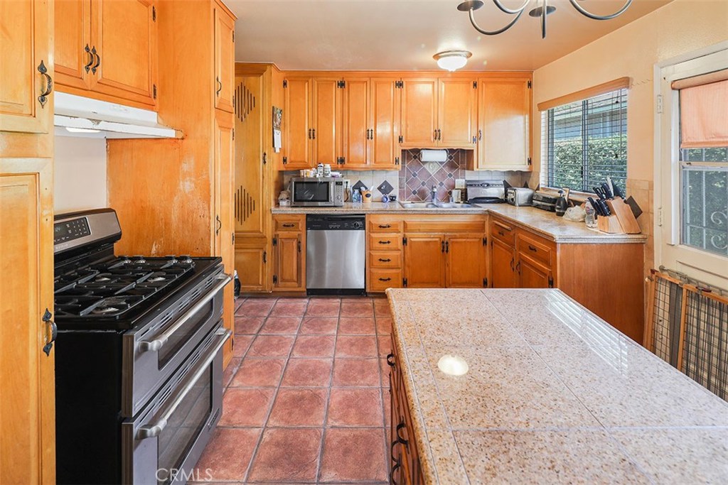 14508 Sabine Drive Property Photo 3