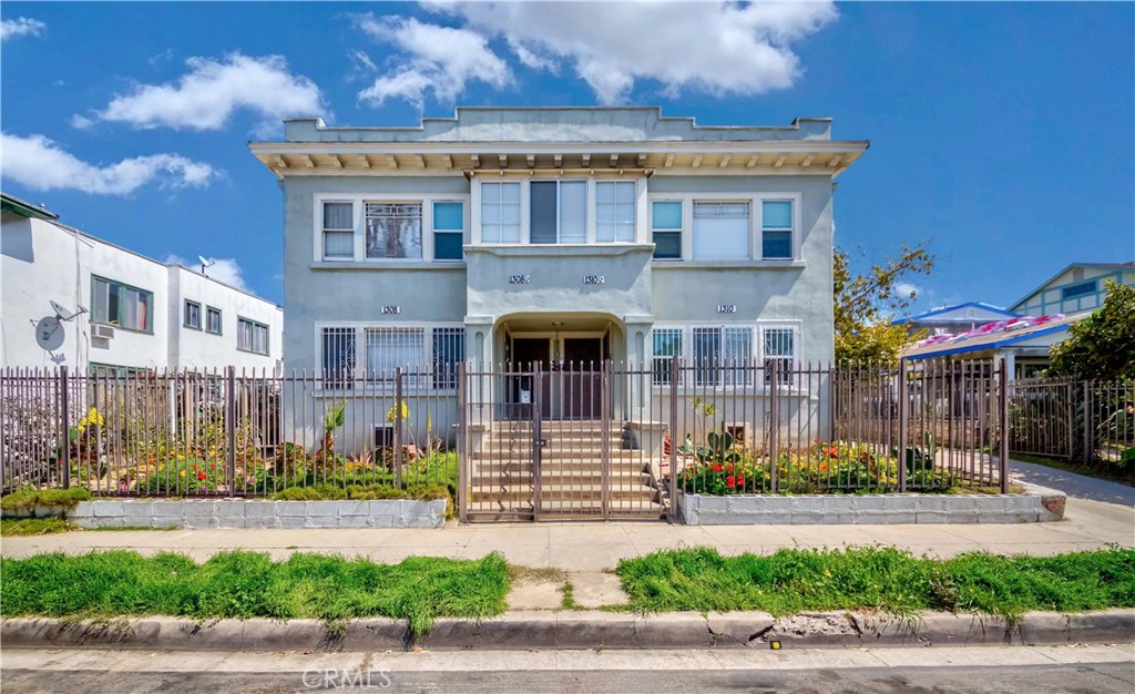 1308 S Van Ness Avenue Property Photo 1