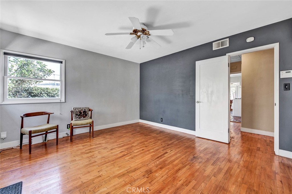 1135 W 10th Street Property Photo 21