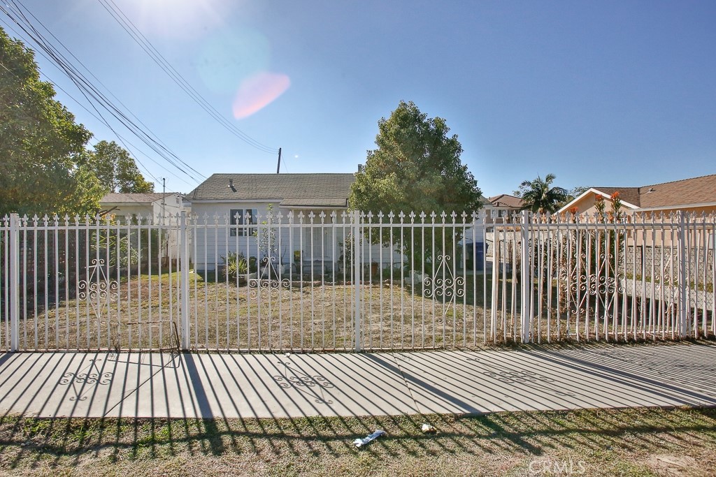 11670 Ferris Road Property Photo 3