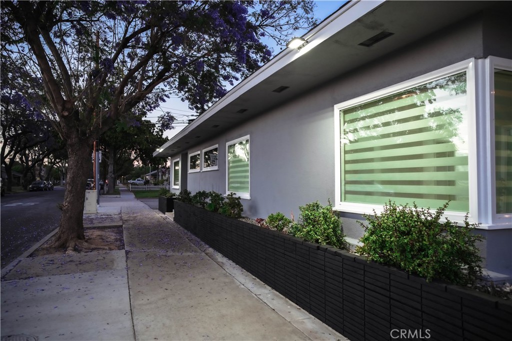 653 W Commonwealth Property Photo 3