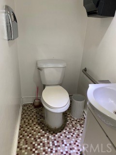 653 W Commonwealth Property Photo 20
